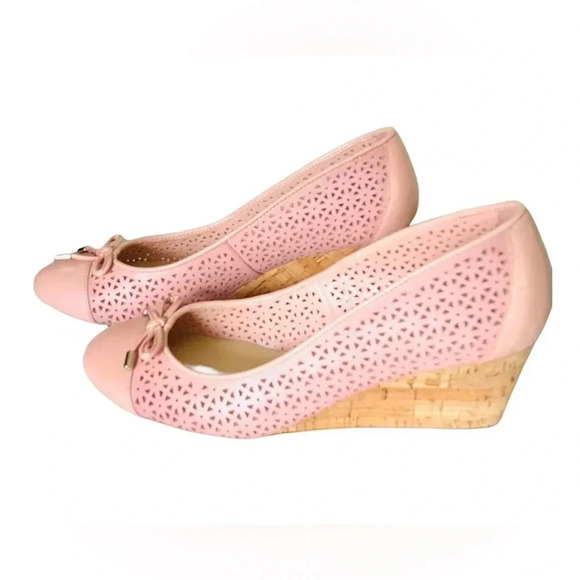 *NEW* ISAAC MIZRAHI | Baby Pink Perforated Leather Sarah Cork Wedge Pump Size 8M - Picture 4 of 7